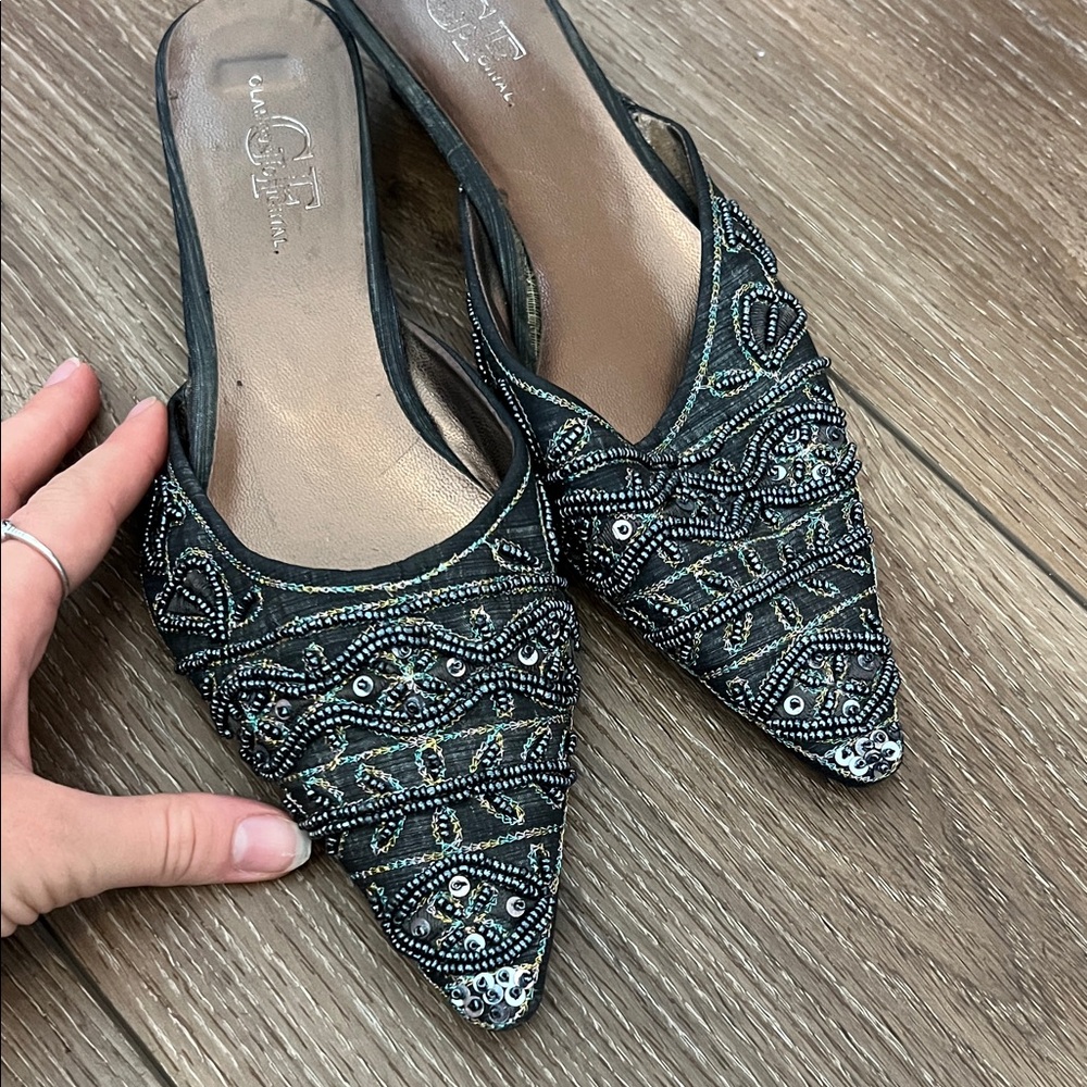 Black Beaded Women's kitten heal-any recommendations on how I could fix them up?